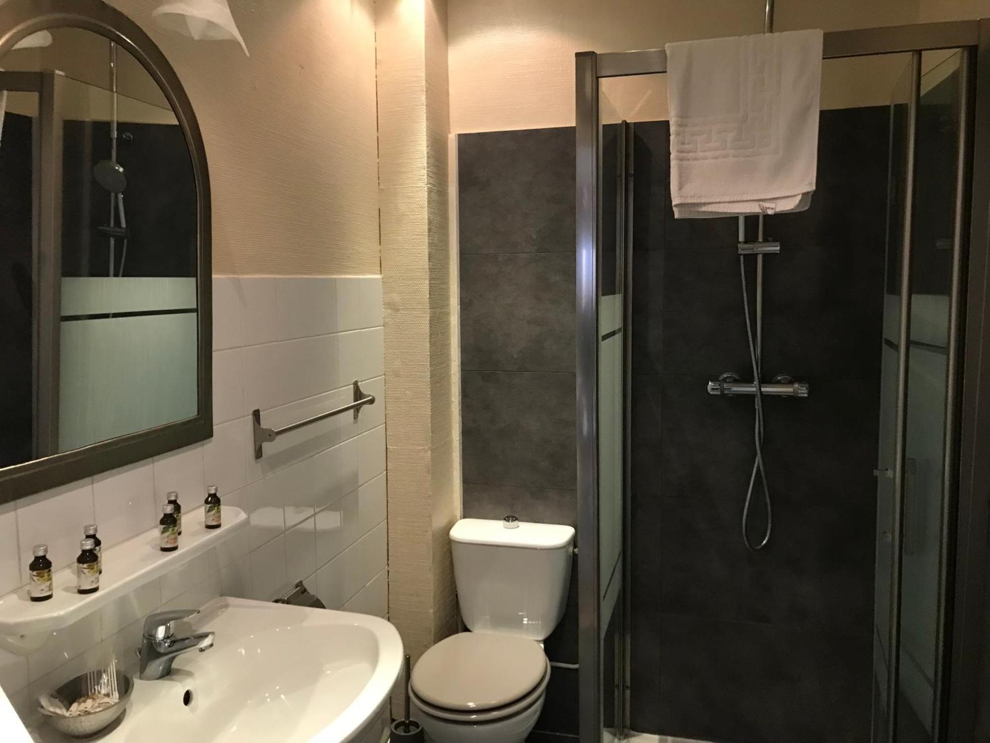 Hotel Logis Hotel & Restaurant 